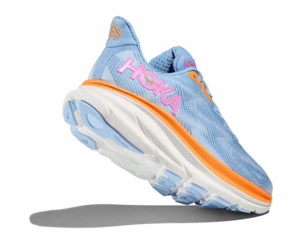 ⁦נעלי ריצה נשים HOKA CLIFTON 9 WIDE כחול אויר כחול מים⁩ – תמונה ⁦2⁩